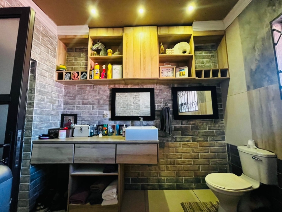 3 Bedroom Property for Sale in Bloemside 2 Free State